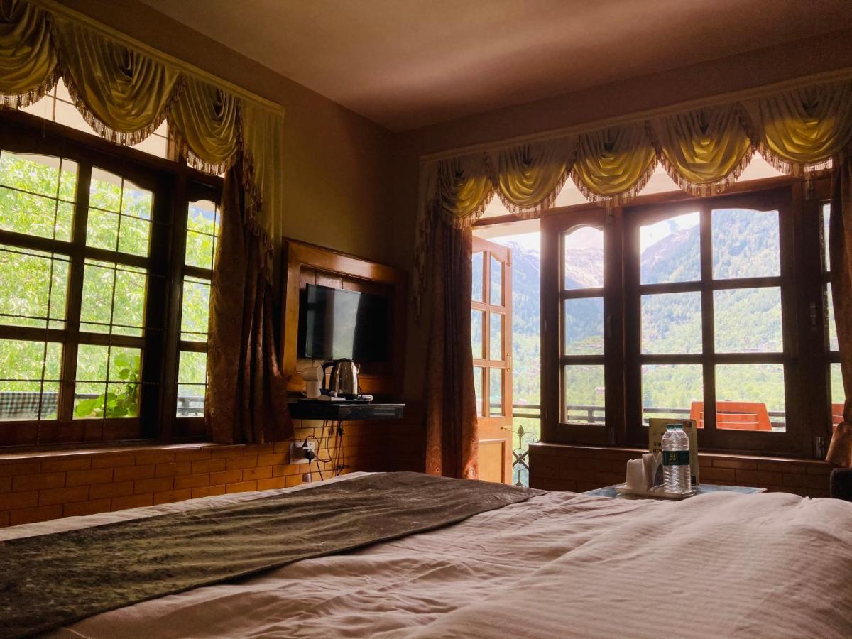 Holywood Classic-River View Resort Маналі Екстер'єр фото